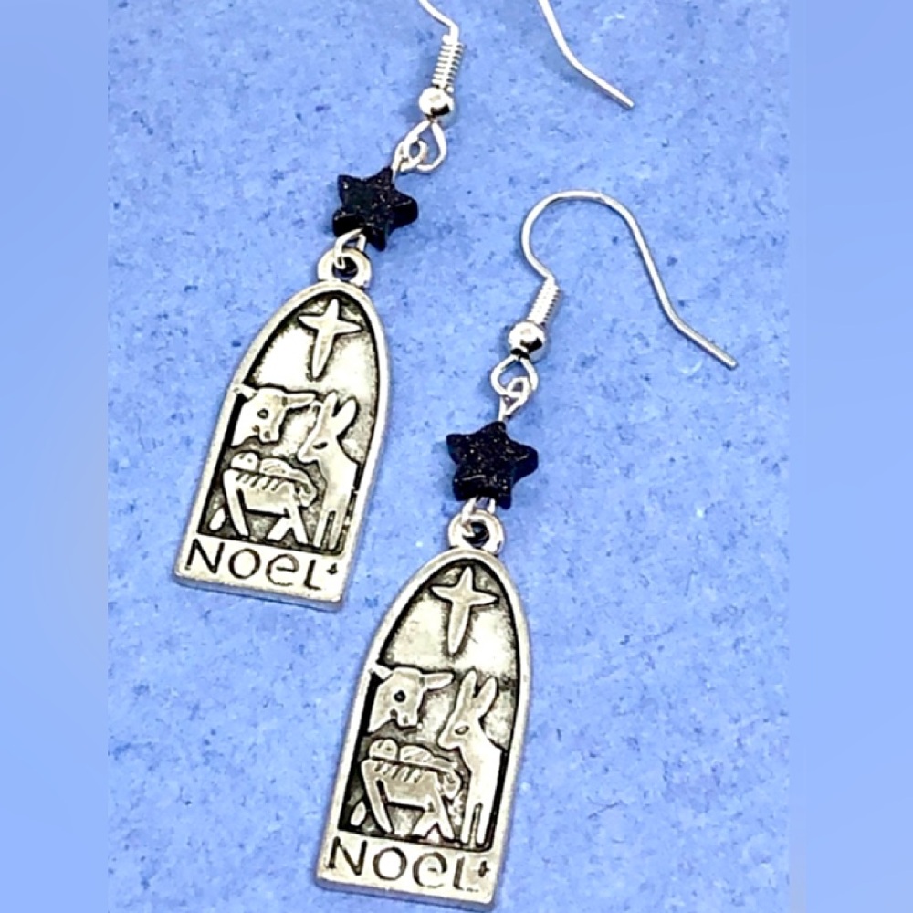 Christmas Noel Nativity Christ Child in Manger with Blue Goldstone Star Earrings